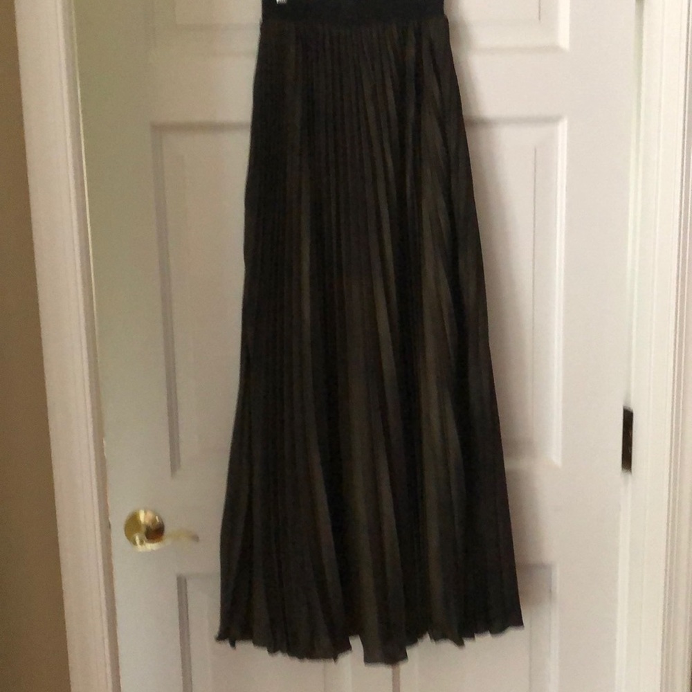 Metallic pleated maxi skirt